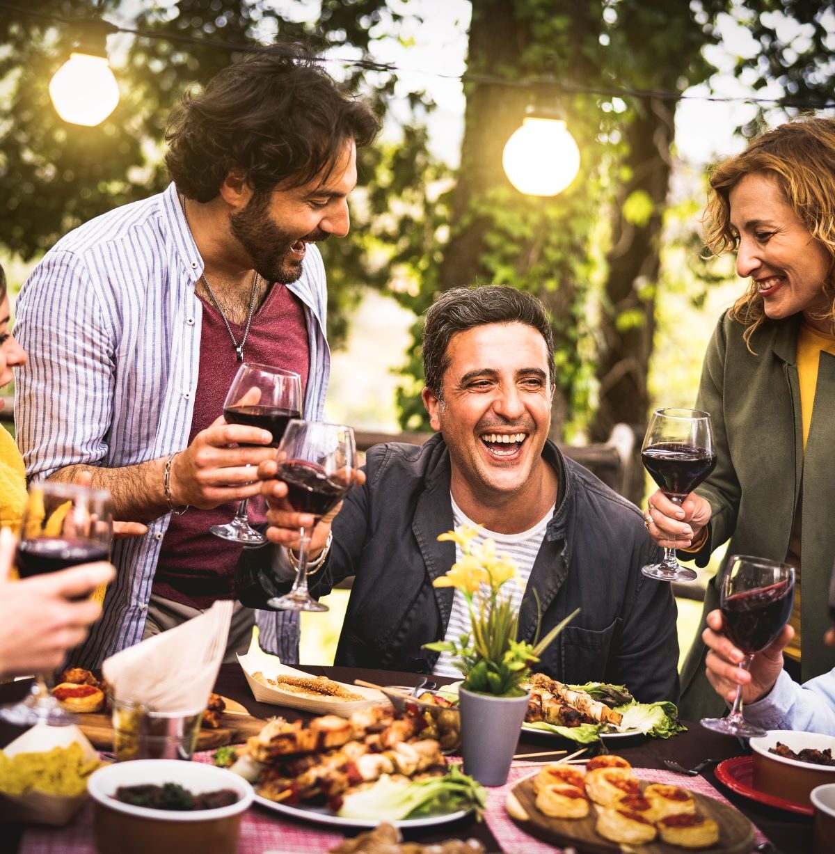 Freunde genießen das Leben