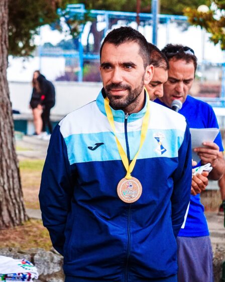 Mann mit Medaille