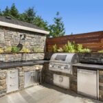 Haus außen, Hinterhof Outdoor-Unterhaltung und Kochen Bereich mit Grill