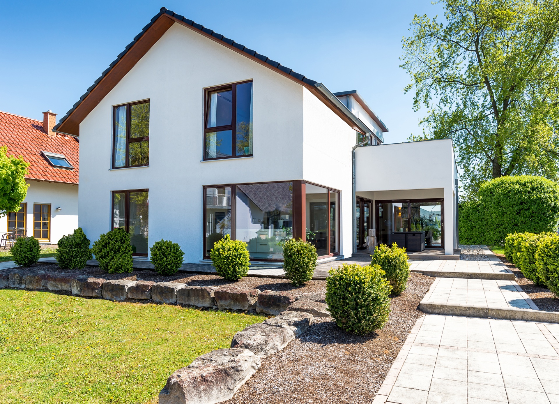 Terrasse mit Polycarbonatplatten am Wohnhaus